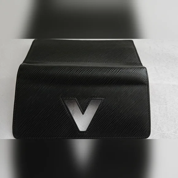 LOUIS VUITTON Epi Twist Wallet - Picture 6 of 11